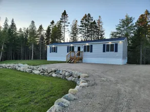 250 Firefly - Modern home close to coastal views - Image 4