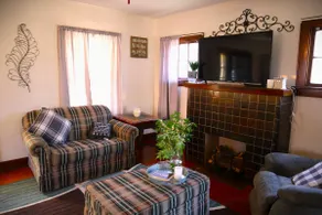 Salt City Cottage - Image 2