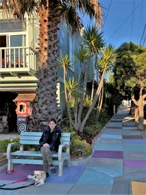 Bubble House Upstairs Flat - 2 BR 1 BTH by Beach - Image 2