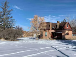 Jailer`s Cottage | 130-Year-Old Gem | Sleeps 12 - Image 2