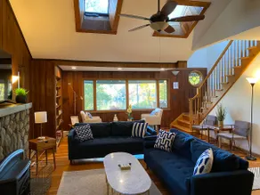 Romantic Lake Cabin, Indoor Hot Tub, 1 hr from NYC - Image 4