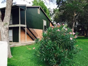 3/2 LOVELY SPACIOUS APARTMENT #6C - Image 3