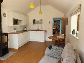 Charming annexe nr Bedford & Sandy: superking/twin - Image 5