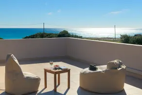 Moderna villa fronte mare indipendente con piscina privata. -90 metri dalla spiaggia - Image 4