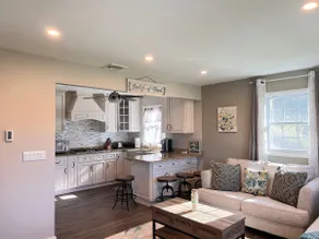 Charming-N-Cozy East Hampton - Image 3