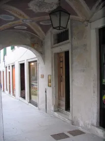 Loft overlooking the old town . - Image 4
