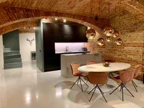 Spacious cosy apartment next to Belvedere Palace. - Image 2