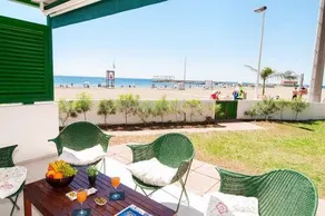 Beach bungalow - Image 2