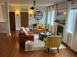 Downtown Mid-Century Modern Luxury Getaway - Image 3