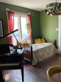 Best location, colorful, spacious duplex - Image 3