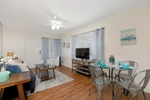 Pacific Beach Cottage - Image 4