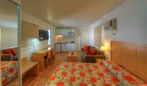 Corporate Villa @ Chinchilla Motor Inn - Image 3