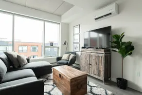 Downtown - Bright, Open Space with Large Windows - Image 3