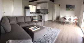 YOLO- 3bdrm beach-house views, near penguins, nbn! - Image 2