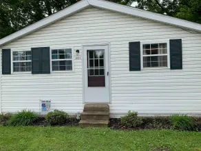 Entire Cottage Sleeps up to 7 - Image 2