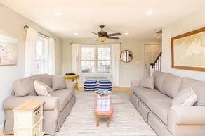 Marchez jusqu'à Edgartown - Beachy Cape-Style Home avec de nombreuses améliorations à travers! - Image 2