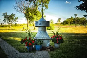 Pipestem Creek Garden Lodging. Bobolink house - Image 3