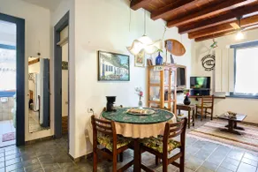 House in a gated community 400 meters from the Historic Center. - Image 3