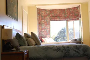 Beautiful Views of Lake Hume. Spacious and cosy - Image 5