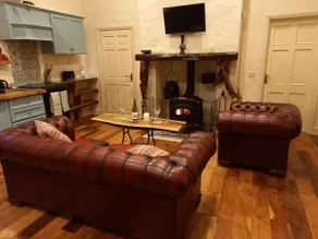 Mary's Bespoke Cottage - Image 4