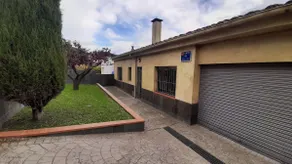 House in a quiet area with a garden near the beach - Image 2