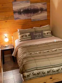 THE OAK-luxury lakefront cabin, sleeps 4 - Image 3