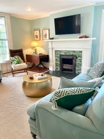 The Jones House: 5 min to VIR, historic 4-bedroom home - Image 3