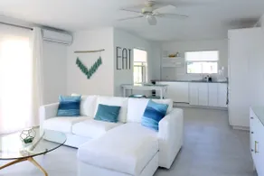 Sea Glass Villa - Spacious 2 Bedroom, 2 Bathroom - Image 4