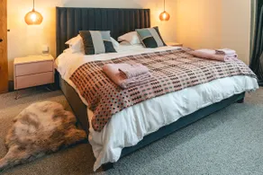 Cosy Retreats 2. Newly renovated. Super King Bed. - Image 5