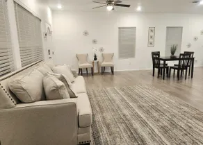 Mins 2 RiverWalk/Alamo/All DownTown -3 FULL Baths - Image 2
