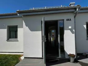 Modern house near the sea - Image 2