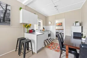 Stylish 1 Bedroom Apartment ~ New Farm - Image 3