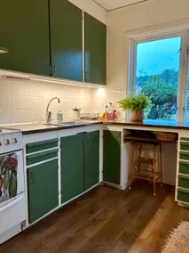 Large nice house with large garden and parking - Image 2