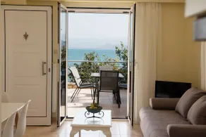 Seafront apartment in Kiveri, near Nafplion. - Image 4