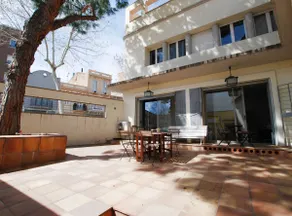 La casa del Pi · House in the city, next to Barcelona and beach - Image 2