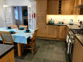 Lyndale House - Exclusive use, self catering, fpventures Stroud - Image 2