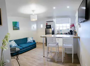 Tibushi Gardens, 1 King Bedr. Apt with Pool - Image 5