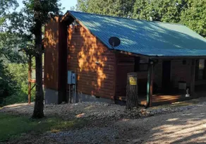 Safe, Clean, and Secluded - Cabin Close to Town - Image 5