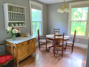 Cozy Cottage Oasis in Charming Grand Detour - Image 3