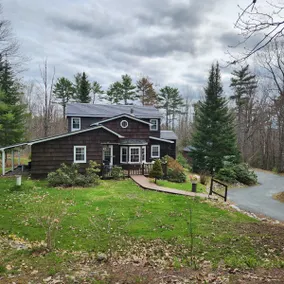 Irish Chalet Home near Long Lake - Image 4