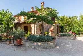 Apartment in Villa mit Pool in Gehweite zum Zentrum von Todi - Image 4