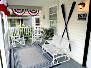 ENTIRE UNIT: Charming Century Home in Harbour town - Image 2