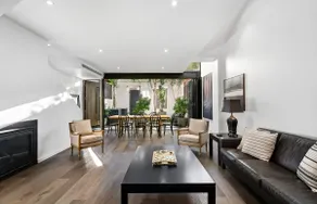 'Orangerie' A Stunning Shoe Factory Conversion - Image 4