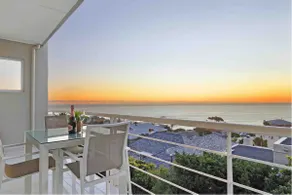 Devinia's Gem- A sparkly ocean view Penthouse - Image 5