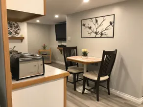 A private Deluxe Suite - Image 5