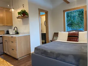 Heart of Downtown•HotTub•BBQ.Backyard•EV+Parking - Image 2