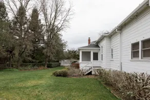 Visit Famous Wineries from a Country House with a Pool - Image 5