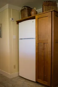 Lovely little well appointed suite close to downtown, parks and restaurants - Image 5