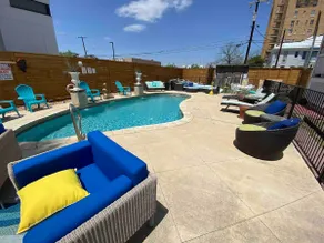7bed5bath Pool House @ Historical Downtown Mansion - Image 5
