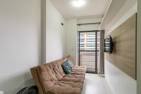 Studio in front of the Estação shopping mall - Image 2